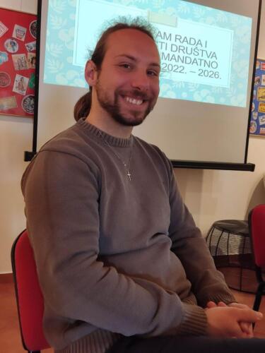 IMG-457b54f5d548e2391a81a2dff3575cfe-V